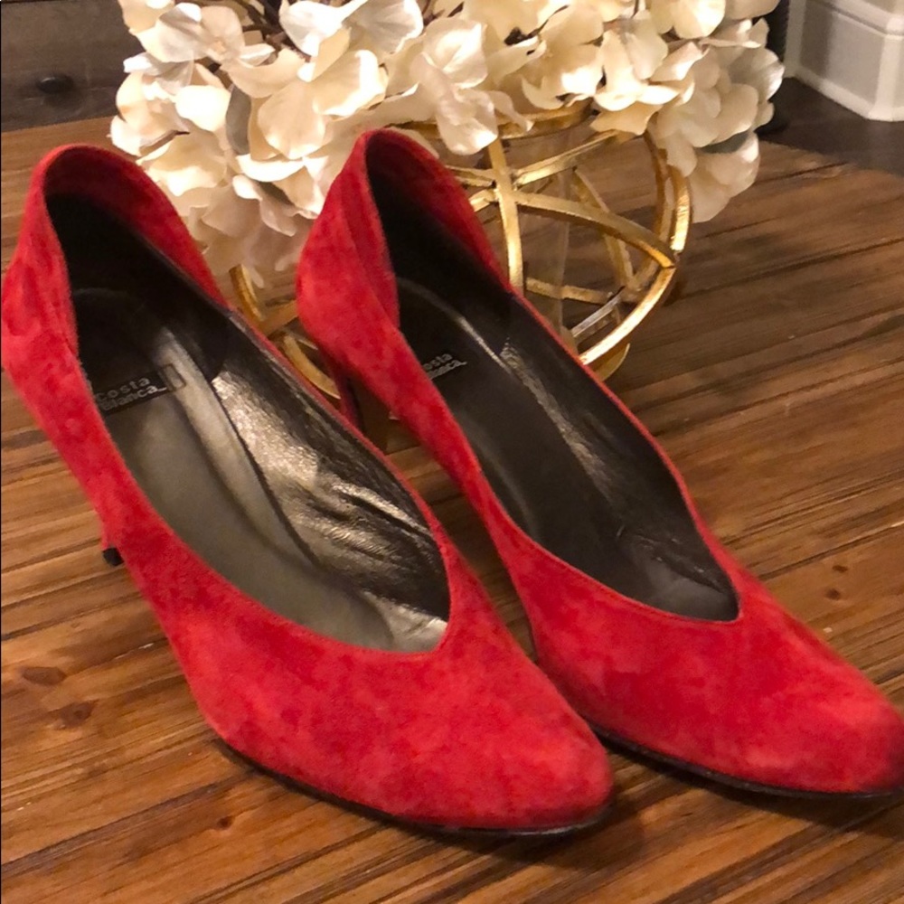 Red suede pump by Costablanca sz 10